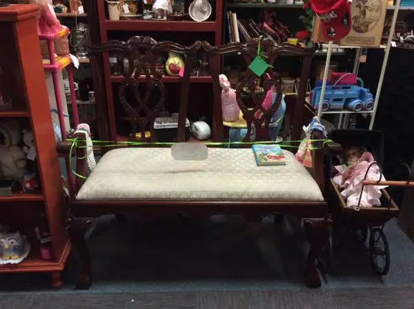 CHIPPENDALE DESIGN SETTEE