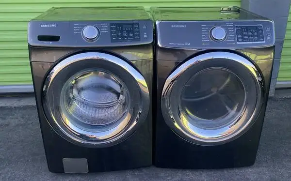 Samsung Heavy-duty front load washer and gas dryer