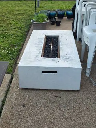 Outdoor propane fire pit
