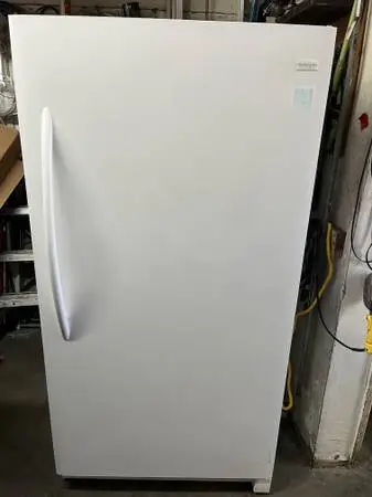 GOOD CONDITION FRIGIDAIRE FREEZER