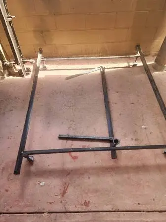 Adjustable metal frame