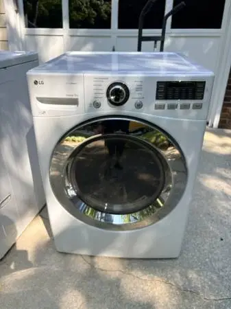 LG washer and dryer set 375$