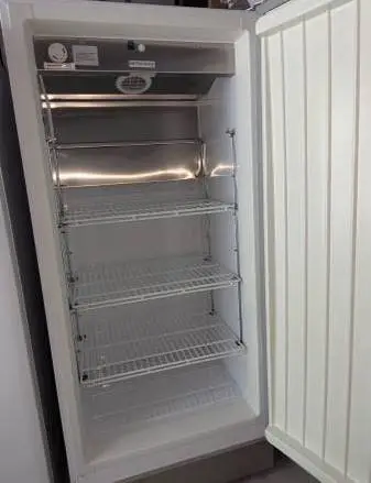 VWR Commercial ALL FRIDGE Refrigerator Model SCGP-2004