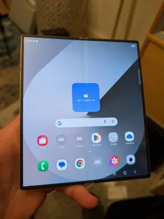 Like new Sim Unlocked samsung galaxy fold 6 256gb