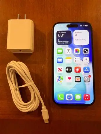 Like new Apple iPhone 16 128 GB UNLOCKED Black 98% battery health