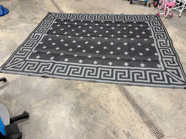 3 OUTDOOR PLASTIC RUGS