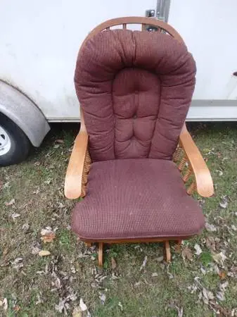 Antique Glider / Rocking Chair - Real Wood; Delivery Possible
