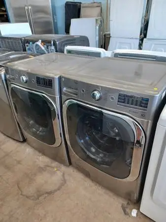 LG STAINLESS STEEL WASHER AND DRYER SET