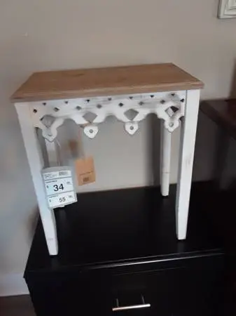 VANITY TABLE