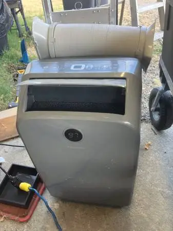 12,000 btu a/c, works great