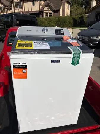 BRAND NEW MAYTAG  WASHING MACHINE  (Never Used)