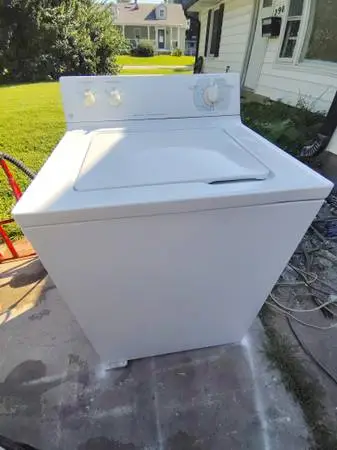GE SUPER CAPACITY WASHER. WORKS LIKE NEW!