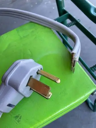 Three prong Dryer Plug