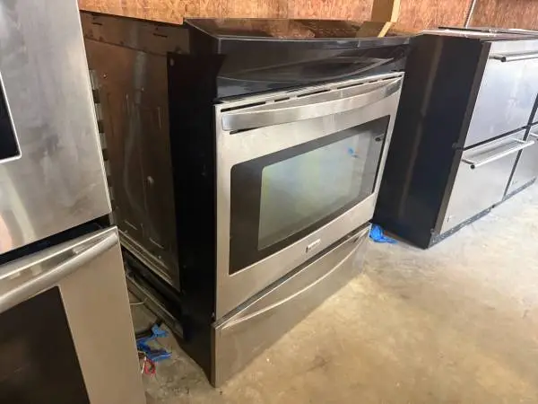 31.5W SS Kenmore Elite Oven Slide In Model # 790.41013801 Used