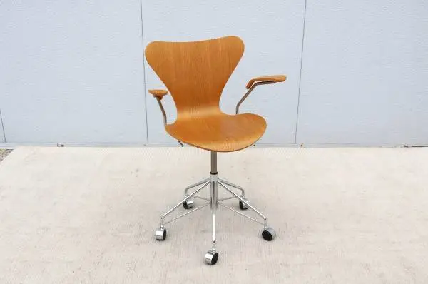 Danish Arne Jacobsen for Fritz Hansen Oak Series 7 Swivel Desk Chair