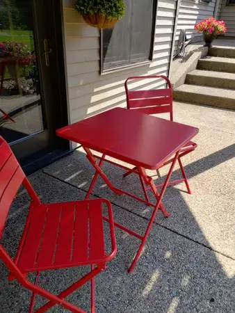 Like new metal patio set