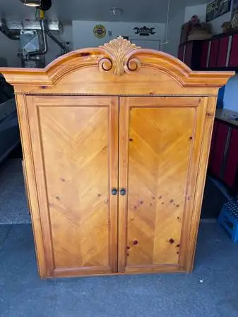 Armoire
