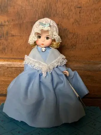 Vintage 1970s Madame Alexander Doll 8” United States #559 w/Box, Tags