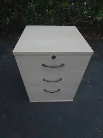 End Table / Night Stand w/ Drawers; Delivery Possible