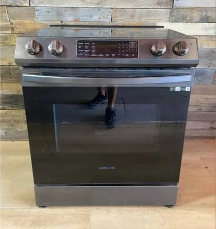SAMSUNG DARK STAINLESS STEEL SLIDE IN GLASSTOP STOVE CONVECTION OVEN..