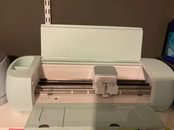 BRAND NEW CRICUT MAKER 3, / EXPLORE 3, MIDEA PORTABLE AIR CONDITIONER