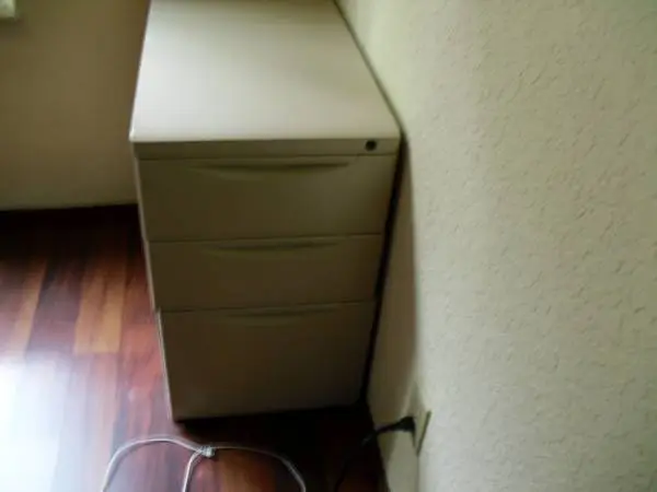 File cabinet with lock