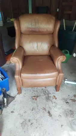 2 Leather Reclining Chairs