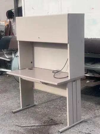 Work Station Desk With Overhead