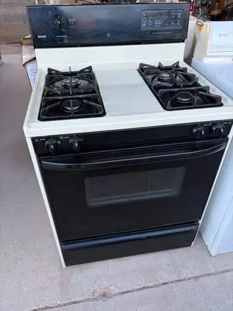 A kenmore gas stove very good condition