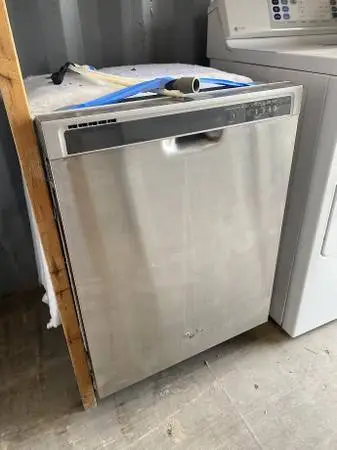SS Whirlpool Dishwasher 15 Place Setting Model #WDF540PADM2 Used