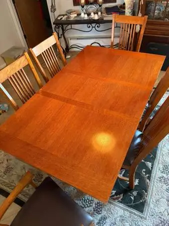 Beautiful oak mission dining room table and chairs