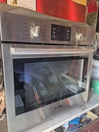 Bosch 500 Series 30 Single Electric Wall Oven – New | HBL5451UC | $1000 OBO