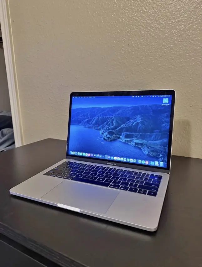 Apple MacBook
