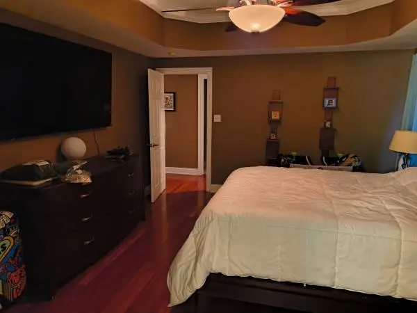 Queen Size Bedroom Set, Twin Bedroom Set, 70 TV, Leather Sectional