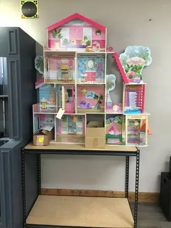 KidKraft Pool Party Mansion Dollhouse