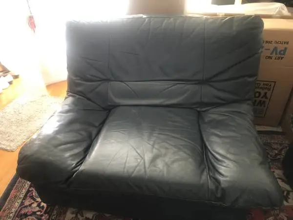 VERY BEAUTIFULL LEATHER SOFA AND 2 CHAIRS