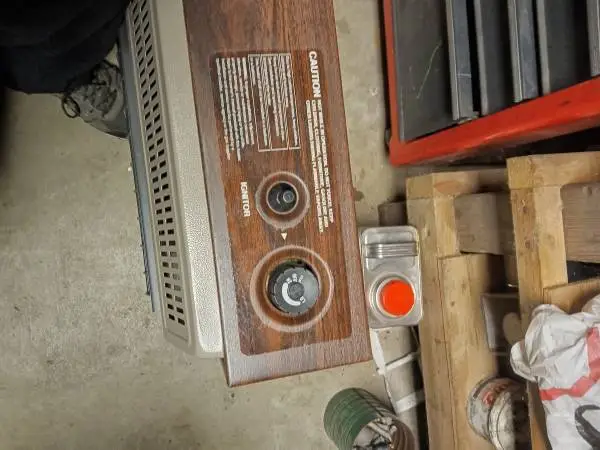 Natural gas wall heater