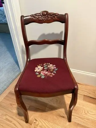 SOLID WOOD CHAIR