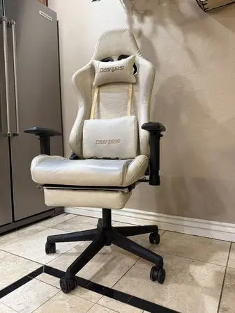 Gaming Chair – DarkEcho Ivory – Footrest, USB Massage Lumbar, Reclines