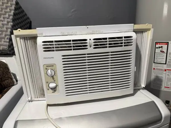 Window a/c unit 5000 btu