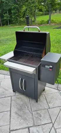 Traeger Silverton Pellet Grill