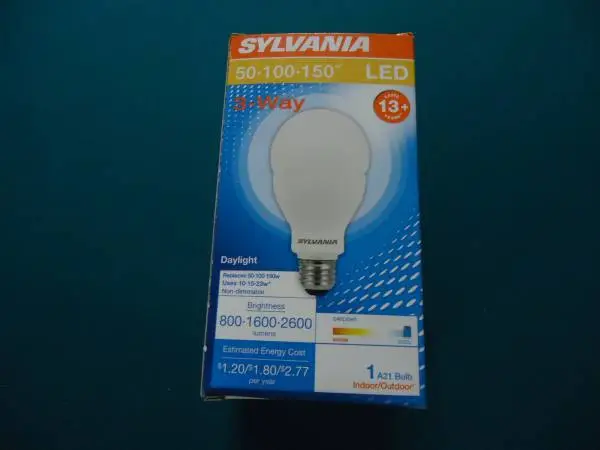 * Sylvania Daylight 3-way led lamp Bulbs * New