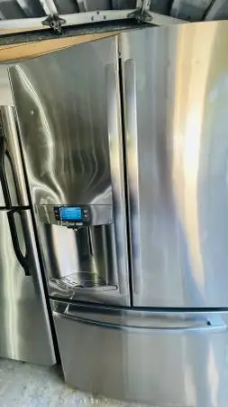 GE Refrigerator 36Wx33Dx70H