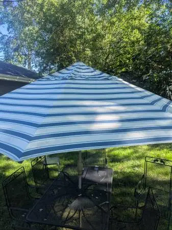 Ballard Designs 10 ft patio table Auto tilt Umbrella
