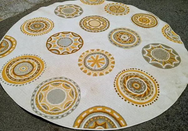 Outdoor Round Area Rug (92 Wide) 7.5 feet