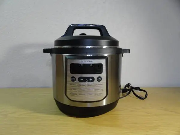 Insignia 8 qt pressure cooker