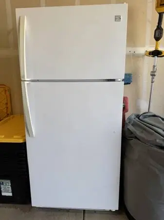 Sears/Kenmore Refrigerator w/ Top Freezer
