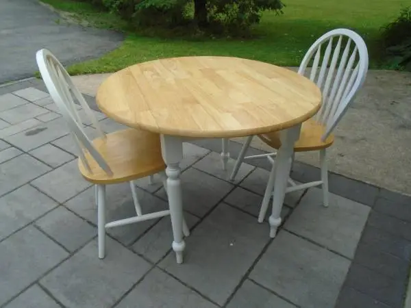 Drop Leaf Kitchen/Dining Table with 2 Chairs