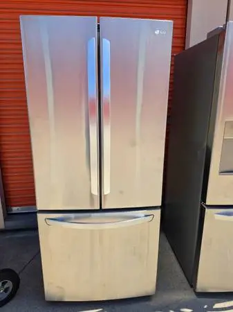 30 lg stainless steel compact French door refrigerator ice maker