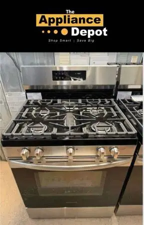 New Frigidaire Gas Range #011